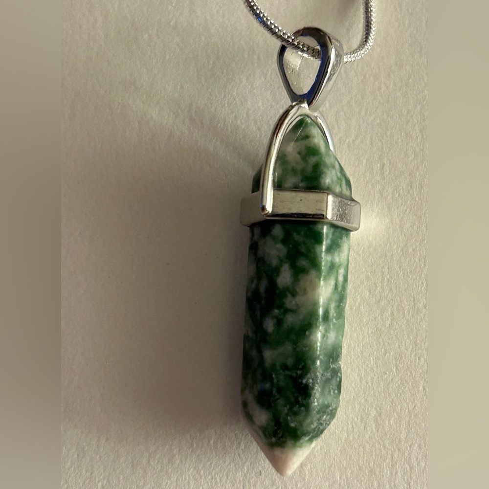 NWOT Necklace Tree Agate Point Pendant, .925 Sterling Silverplate Snake chain